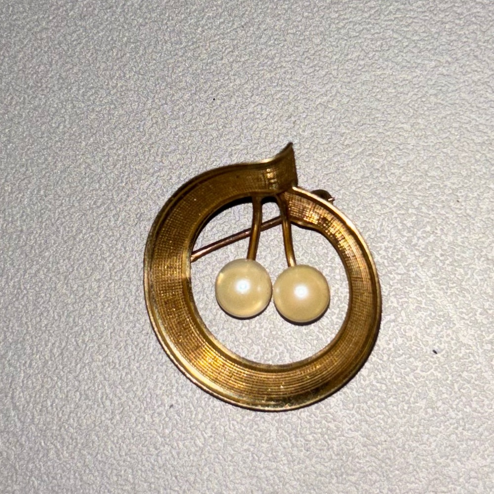 Vintage Avon Brooch